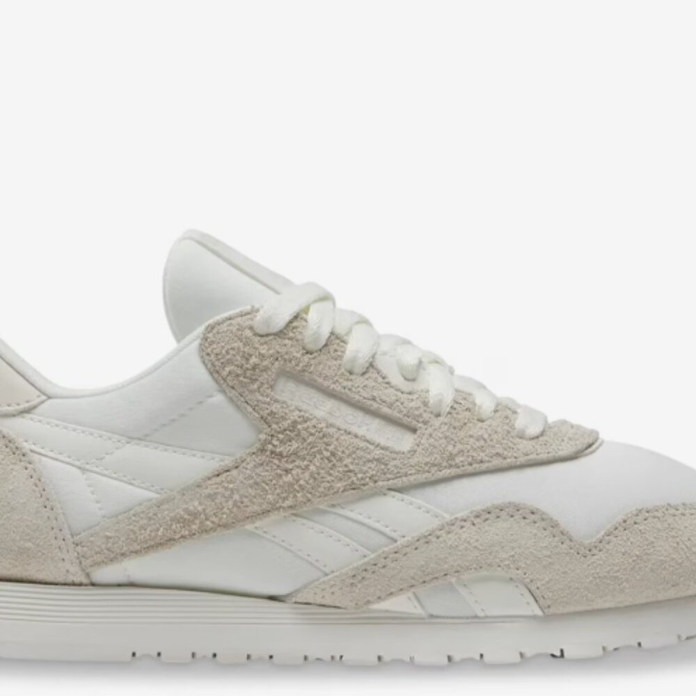 REEBOK WOMEN'S CLASSIC NYLON SNEAKERS IN SIZE 7.5